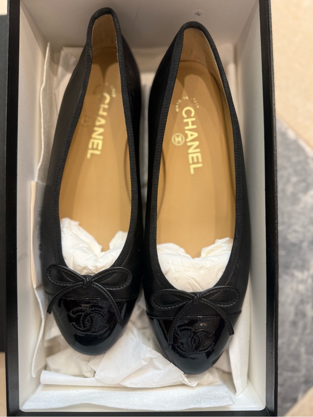 CHANEL Black Cap-Toe Logo Ballet Flats